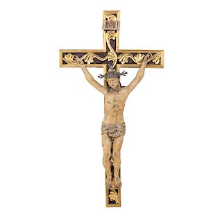 CHRIST CRUCIFIED. MEXICO, LATE 19TH CENTURY. Carved, gilt and polychromed wood. The crown with silver details.
