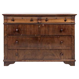 COMMODE. BEGINNING OF THE 20TH CENTURY. English Style. Wood commode with five drawers.