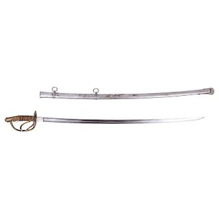 OFICIAL CAVALRY SABRE. PRUSSIA, 19TH CENTURY. Steel curved blade. Marked by the gunsmith. With scabbard.