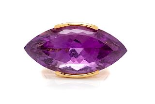 A Yellow Gold and Amethyst Ring,