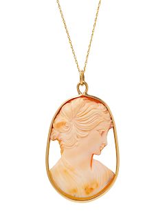 A Yellow Gold and Shell Cameo Pendant/Necklace,
