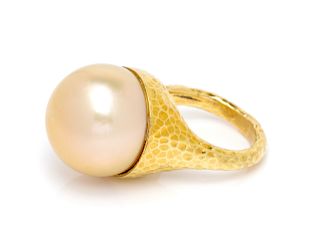 An 18 Karat Yellow Gold and Cultured Pearl Ring,