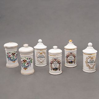 Colección de botámenes. México y Francia, Siglo XX. Elaborados en porcelana decorada a mano detallada al oro. Piezas: 6
