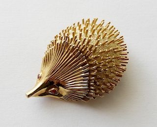 18K Yellow Gold Hedgehog Brooch