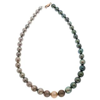 Tahitian Pearls in a Gradient Necklace 