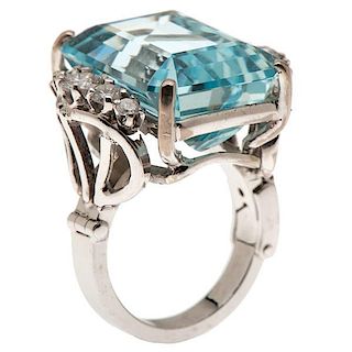 Aquamarine and Diamond Ring in Platinum 