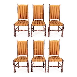Lote de 6 sillas. Francia. Siglo XX. En talla de madera de roble. Con tapicería de tela lineal color amarillo. Con chambrana en "C".