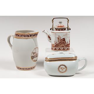 Chinese Export Pitcher, Teapot, and Covered Urinal  外銷茶具一組三件 