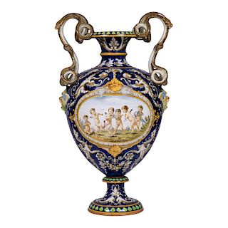 VASE. ITALY, 19TH CENTURY. Polychromed majolic GINORI. Sealed with a blue crown.
