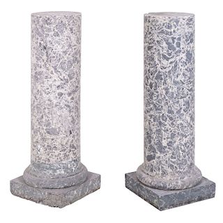 PAIR OF XXCENTURY COLUMNS Resin structure with polished cement flooring in marbled finish. Smooth design.Pieces: 2.