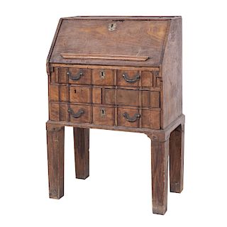 DESK - SECRETER. PRINCIPLES OF XX CENTURY. Made in wood. Rectangular roof, folding writing and straight supports.