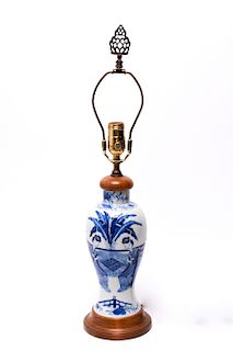 Chinese Blue & White Porcelain Table Lamp