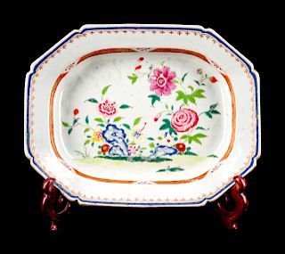 A Chinese Export Porcelain Octagonal Platter