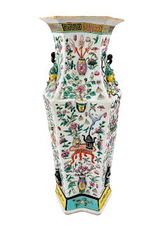 A Chinese Enameled Porcelain Vase