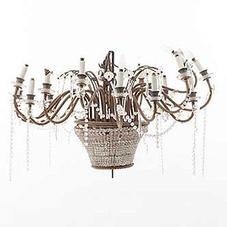 Candil. Siglo XX. Elaborado en metal dorado y cristal. Electrificado para 17 luces. Dimensiones: 65 x 110 cm.