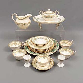 Juego abierto de té. Inglaterra, Hungría y Alemania. Siglo XX. Elaborado en porcelana Aynsley, Herende y Bavaria.