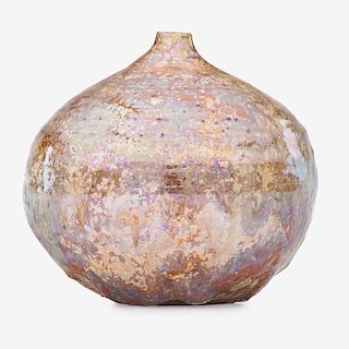 BEATRICE WOOD Small iridescent vase