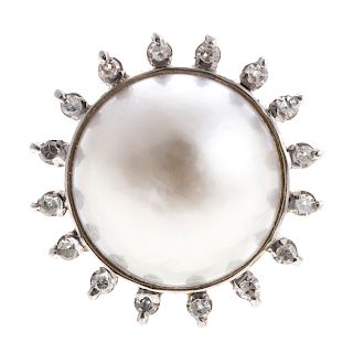 A Ladies Mabe and Diamond Pearl Ring in 14K