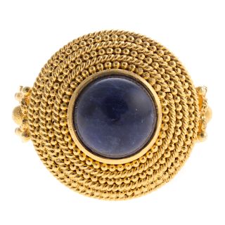 A Ladies Grecian Lapis Ring in 18K Gold