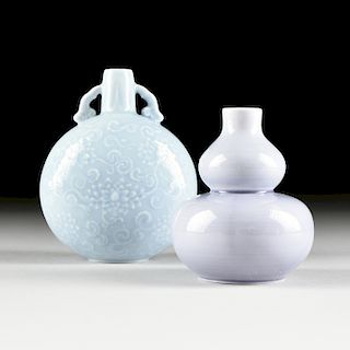 A GROUP OF TWO CHINESE GLAZED PORCELAIN VASES, MODERN,
