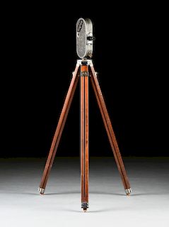 AN ANTIQUE AMERICAN BELL AND HOWELL "FILMO" AUTOMATIC CINE-CAMERA, CHICAGO, 1928-1933,