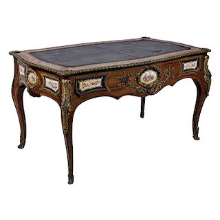 DESK. FRANCE, CA. 1900. LOUIS XV. Veneered wood with bronze details and porcelain medallions.