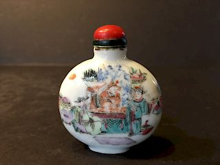 OLD Chinese Famille Rose Figurines Snuff Bottle, Qing
