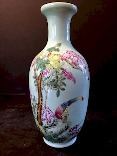 OLD Chinese Famille Rose Vase with birds and flowers. Qianlong mark. Republic period
