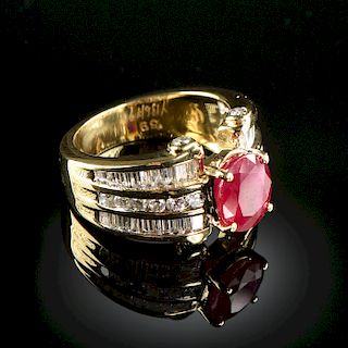 AN 18K YELLOW GOLD, RUBY, AND DIAMOND LADY'S RING,