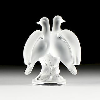 A LALIQUE FROSTED CRYSTAL DOVES GROUP, "ARIANE", SIGNED, NUMBER 11638, LATE 20TH CENTURY,