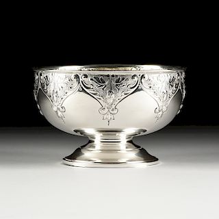 AN EDWARD VII STERLING SILVER CENTER BOWL, BY CHARLES EDWARDS, HALLMARKED, LONDON, 1904,