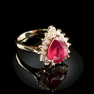 A 14K YELLOW GOLD, NATURAL RUBY, AND DIAMOND LADY'S RING,