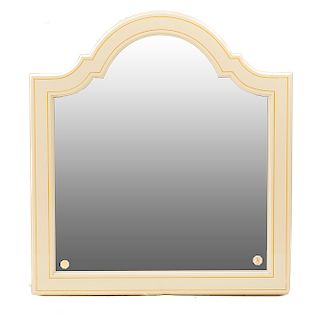Espejo. Siglo XX. En talla de madera y yesería. Con espejo de luna irregular biselada. 121 x 110 x 4 cm.