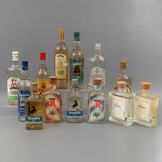 Tequilas. Sublime, Tenampa, Viuda de Romero, Jaime Rosales, Dos Siglos y Tres Caballos. Total de piezas: 13.