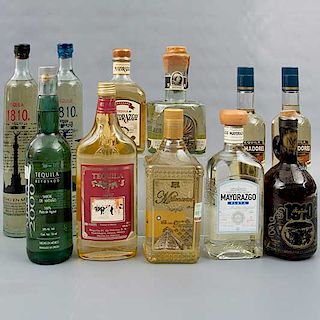 Tequila. 1810, 1910, 1921, Millonarios, Maxim's de Paris. Total de piezas: 11.