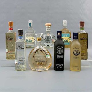 Tequila y Destilado de agave. El Aguijon, El Tesoro de Don Felipe, Don Nacho y El Capricho. Total de piezas: 9.
Total de piezas: 9.