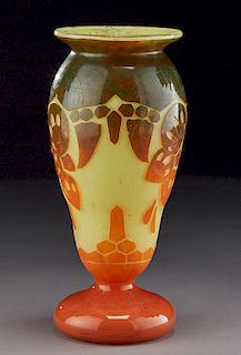 Le Verre Francaise cameo glass vase,
