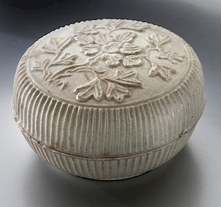 Chinese Song Dynasty Ding Yao ceramic puff box,