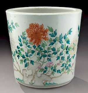 Chinese Qing famille rose porcelain planter,