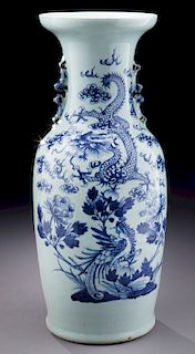 Chinese Qing blue & white porcelain vase,