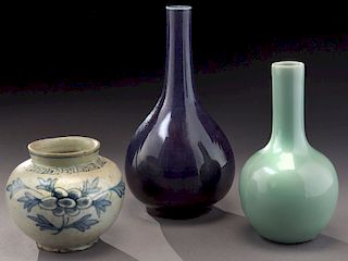 (3) Chinese Ming to Qing porcelain vases,