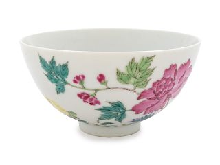 A Chinese Famille Rose Porcelain Tea Bowl
Diameter 3 3/4 in., 10 cm. 