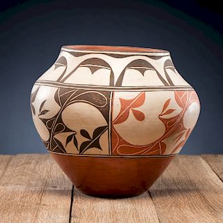 Juanita Pino (Zia, 1890-1987) Pottery Jar, From the Stanley B. Slocum Colelction, Minnesota