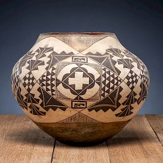 Acoma Pottery Olla, From the Stanley B. Slocum Collection, Minnesota