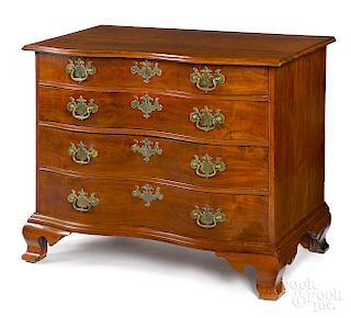 New England Chippendale mahogany chest of drawers