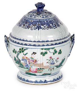 Chinese export porcelain fruit bowl and cover