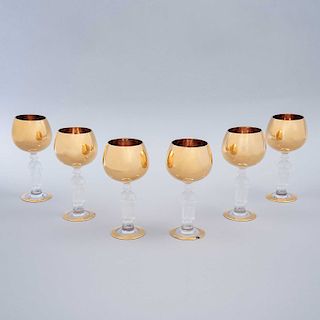 Juego de copas napoleónicas para Cognac. Francia, siglo XX. Elaboradas en cristal opaco con detalles en esmalte dorado. Piezas: 6