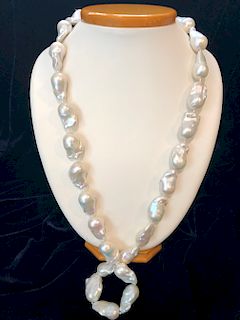 Fine 18mm x 28mm White Baroque Fresh Water Pearl Necklace