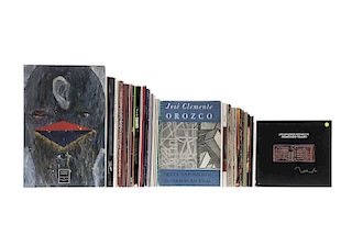 Catálogos de Exposiciones de Artistas Mexicanos, entre los que se encuentran: Rufino Tamayo, Orozco, Remedios Varo... Piezas: 50.