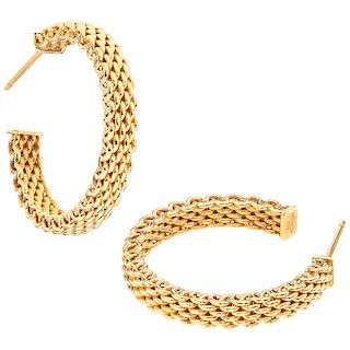 DE LA FIRMA TIFFANY & CO., SOMERSET COLECTION 18K yellow gold pair of hoop earrings. 